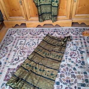 Beautiful balinese to and wrap skirt